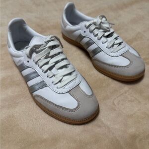 Adidas Original Samba OG Sneaker (Women’s Size 6/ Men’s Size 5)